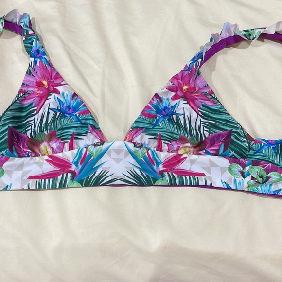 Isabella Rose Bikini - Picture 3 of 9